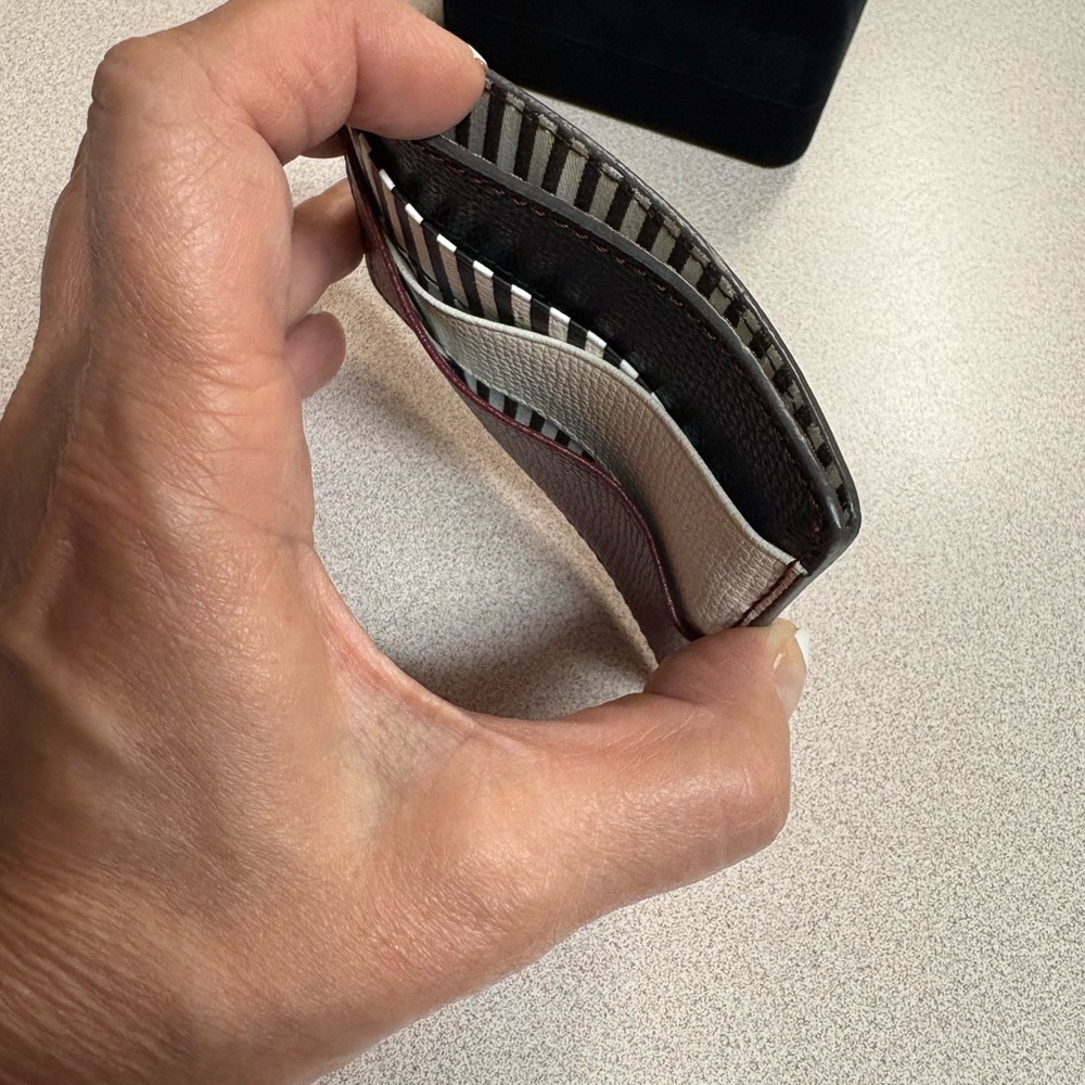 Henri Bendel New York Card Holder - Picture 5 of 5